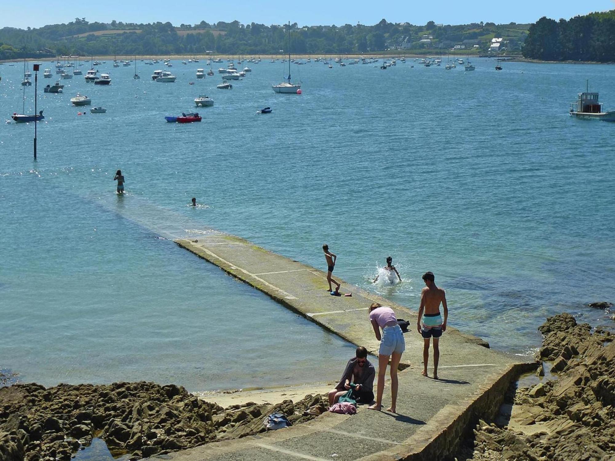 פלוגאסנו Pretty Breton Holiday Home In A Top Location מראה חיצוני תמונה